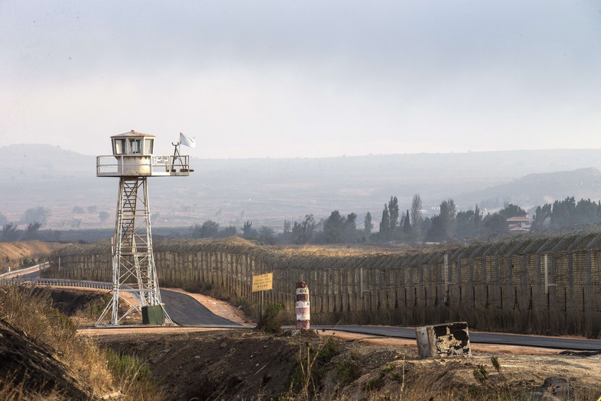 Leerer UN-Wachtturm: Syrische Rebellen haben den Übergang zu den von Israel besetzten Golanhöhen eingenommen.