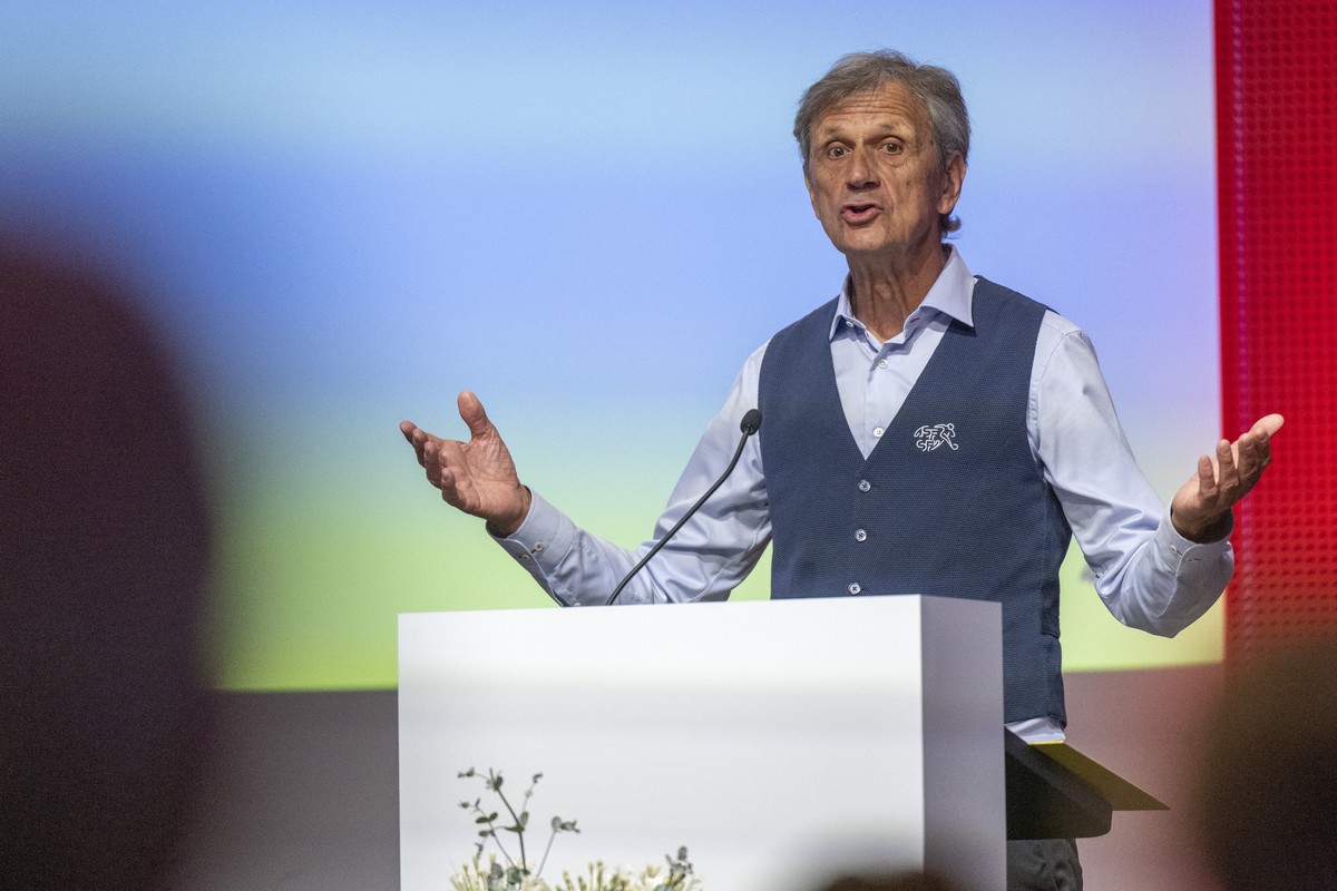 Zentralpraesident Dominique Blanc, spricht an der Delegiertenversammlung des Schweizerischen Fussballverbands SFV, am Samstag 3. Juni 2023, in Bern. (KEYSTONE /Marcel Bieri)