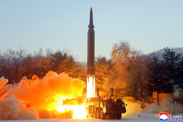 epa09668749 The Academy of Defence Science of the DPRK test-fired a hypersonic missile in Pyongyang, North Korea, 06 January 2022. EPA/KCNA EDITORIAL USE ONLY EDITORIAL USE ONLY