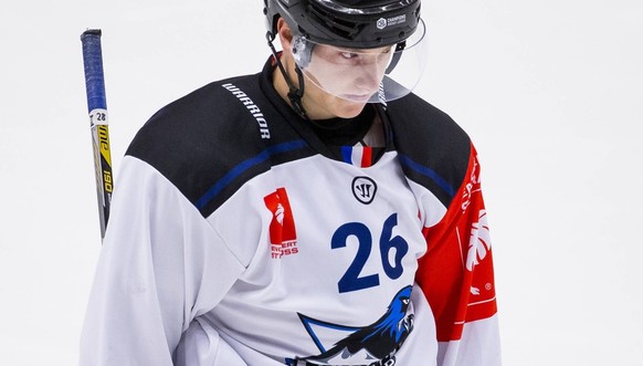 171003 Gap Rapaces Janne Puhakka deppar under ishockeymatchen i CHL mellan Fr
