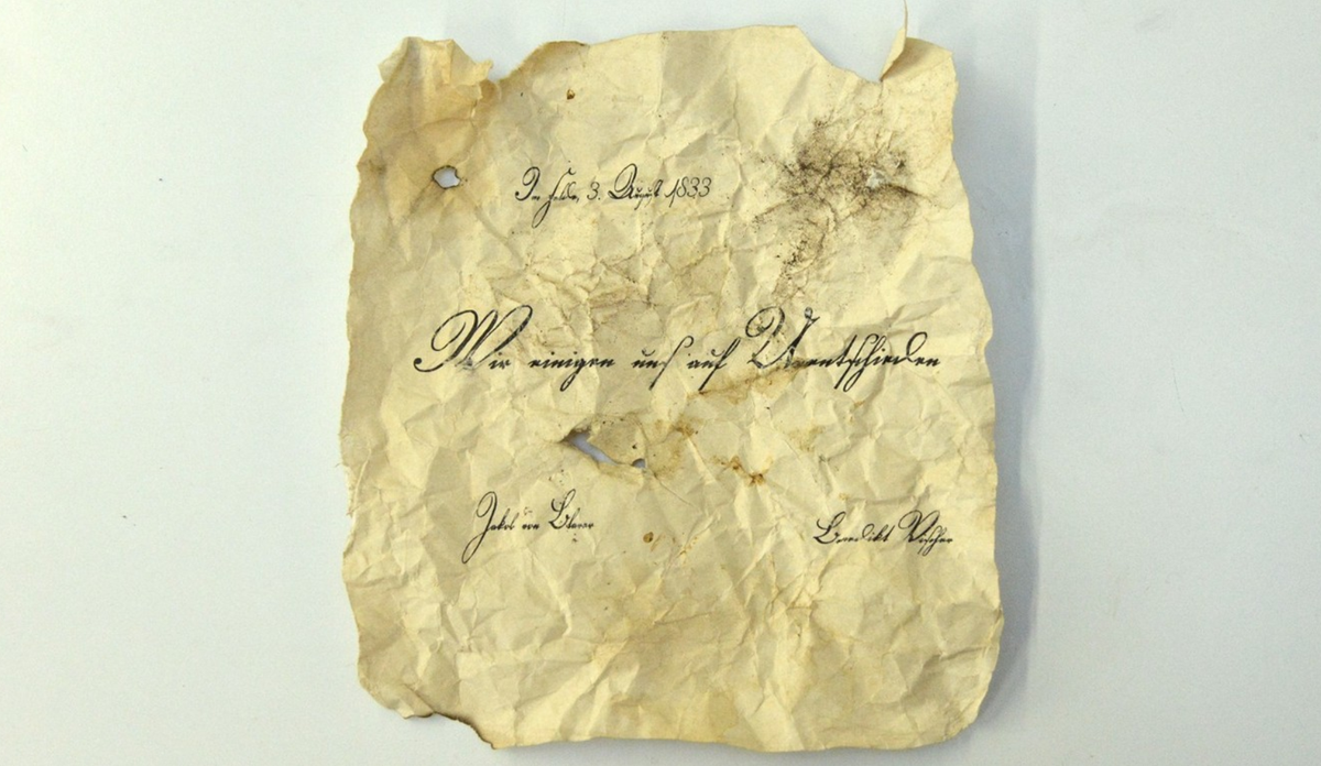Dieses historische Schriftstück bezeugt das Unentschieden.