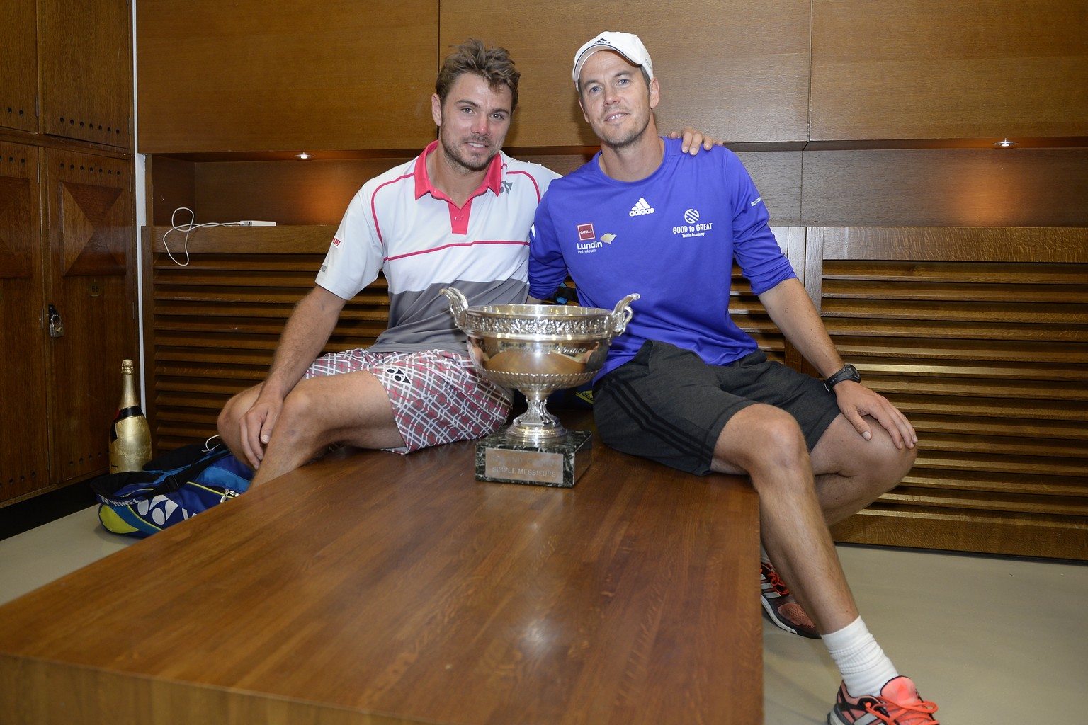 Stanislas Wawrinka (SUI), Magnus Norman - entraineur , Trophee, Paris, 7.6.2015, Tennis, Roland Garros, French Open. (Pool/Panoramic/EQ Images) SWITZERLAND ONLY