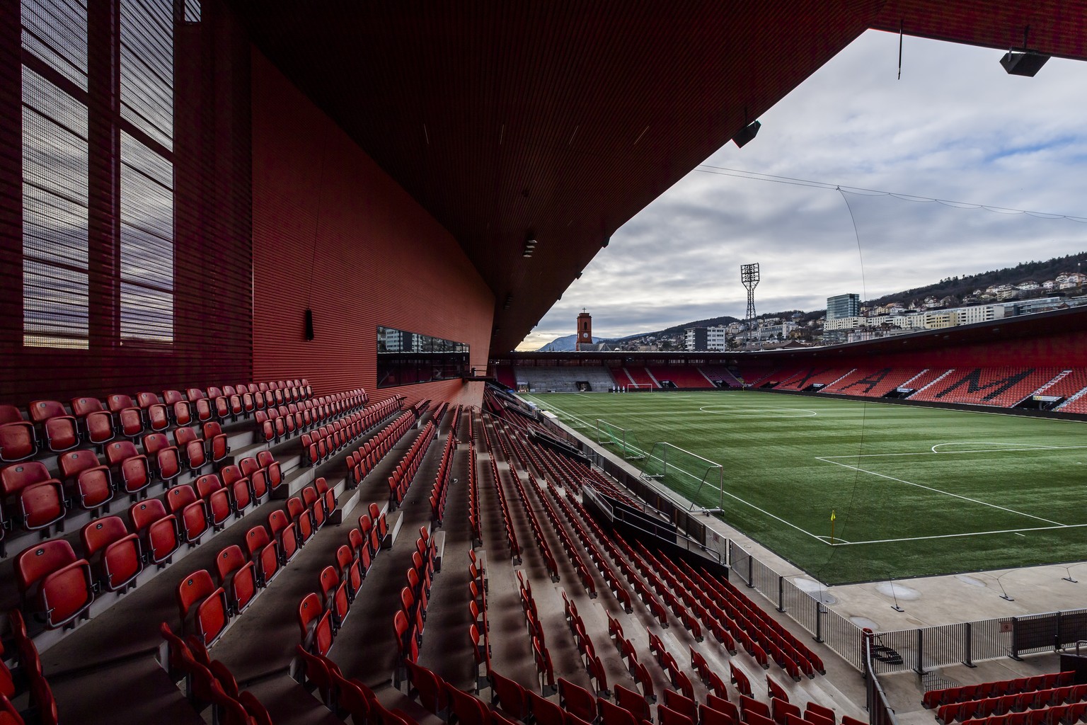 ARCHIVBILD ZUR AUSSETZUNG ALLER SPIELE DER SUPER LEAGUE UND CHALLENGE LEAGUE FUER DIE KOMMENDEN DREI WOCHEN, AM MONTAG, 2. MAERZ 2020 - Une vue generale vide du stade de la Maladiere, le stade de foot ...