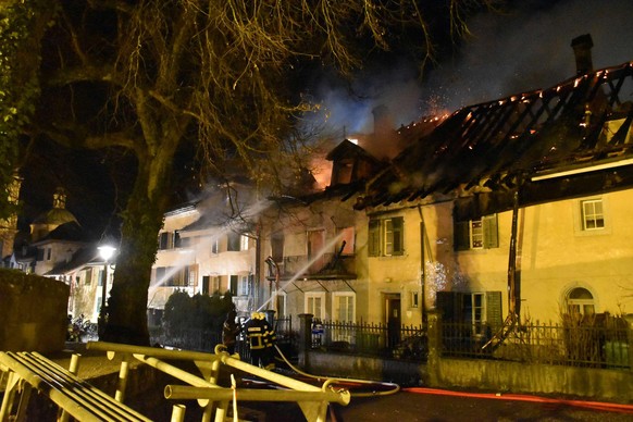 In der Solothurner Altstadt sind am 7.März 2022 drei Gebäude durch einen Grossbrand zerstört worden. Mehrere Personen wurden zur Kontrolle in ein Spital gebracht, ernsthaft verletzt wurde niemand. Im  ...