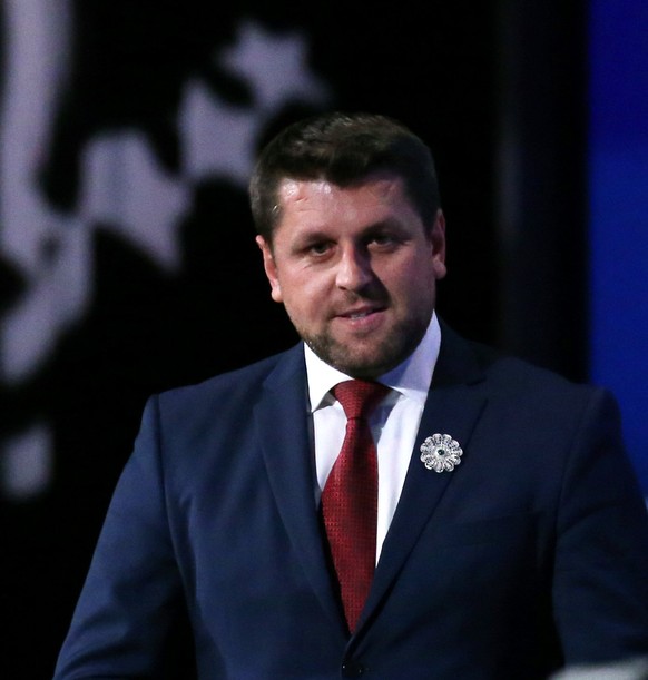 Camil Durakovic, the Mayor of Srebrenica, enters the plenary session &quot;Reconciliation and a Shared Society&quot; at the Clinton Global Initiative 2016 (CGI) in New York, U.S., September 20, 2016.  ...