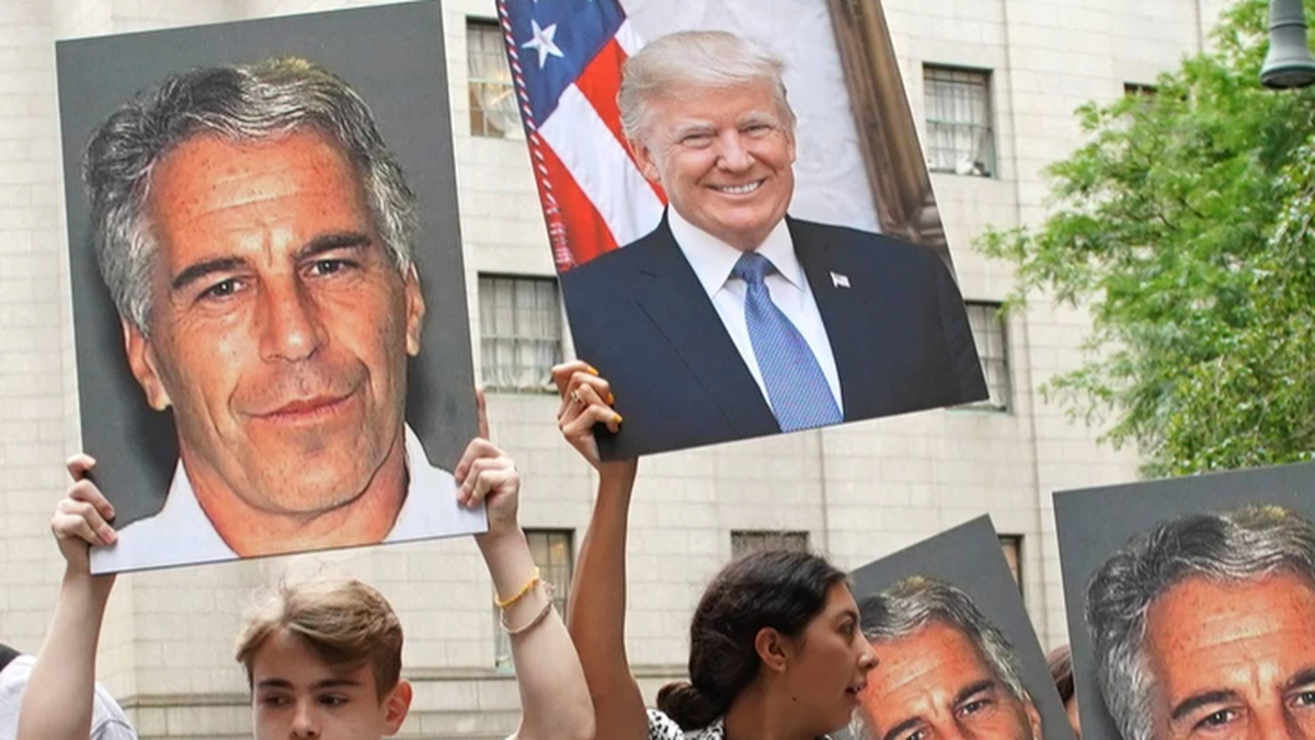 US-Amerikaner fordern eine volle Aufklärung der Beziehung zwischen Donald Trump und Jeffrey Epstein.
