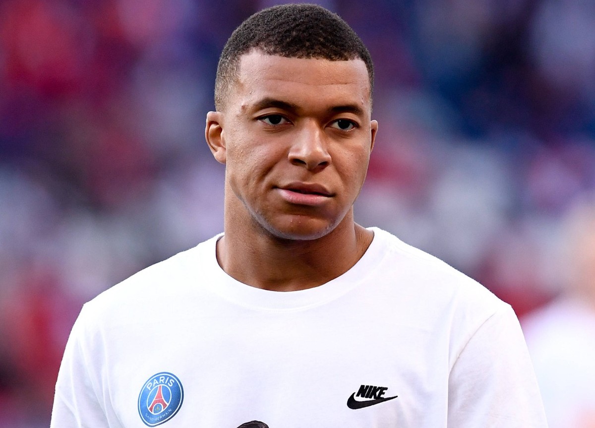 Paris Saint-Germain v Clermont Foot 63 - Ligue 1 Uber Eats 07 Kylian MBAPPE psg - 16 Sergio RICO psg during the Ligue 1 Uber Eats match between PSG and Clermont Foot 63 at Parc des Princes on June 3,  ...