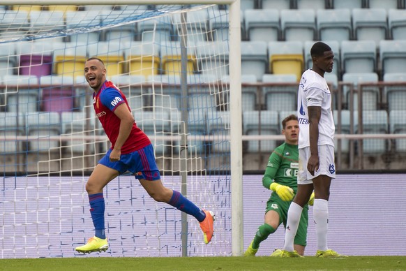 Joie de l&#039;attaquant balois Arthur Cabral, apres avoir marque le premier but lors du quart de final de la Coupe de Suisse de football entre le FC Lausanne-Sport, LS et le FC Basel 1893 le dimanche ...