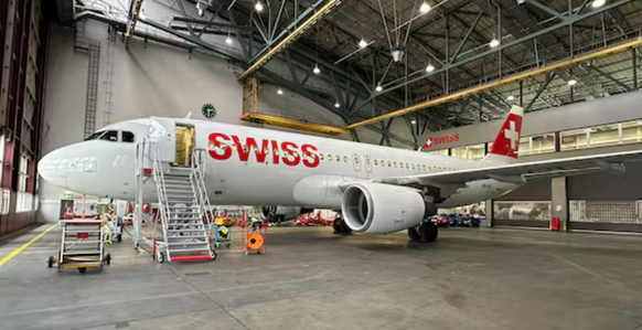 Hier wird der Kult-Flieger in seine Einzelteile zerlegt.