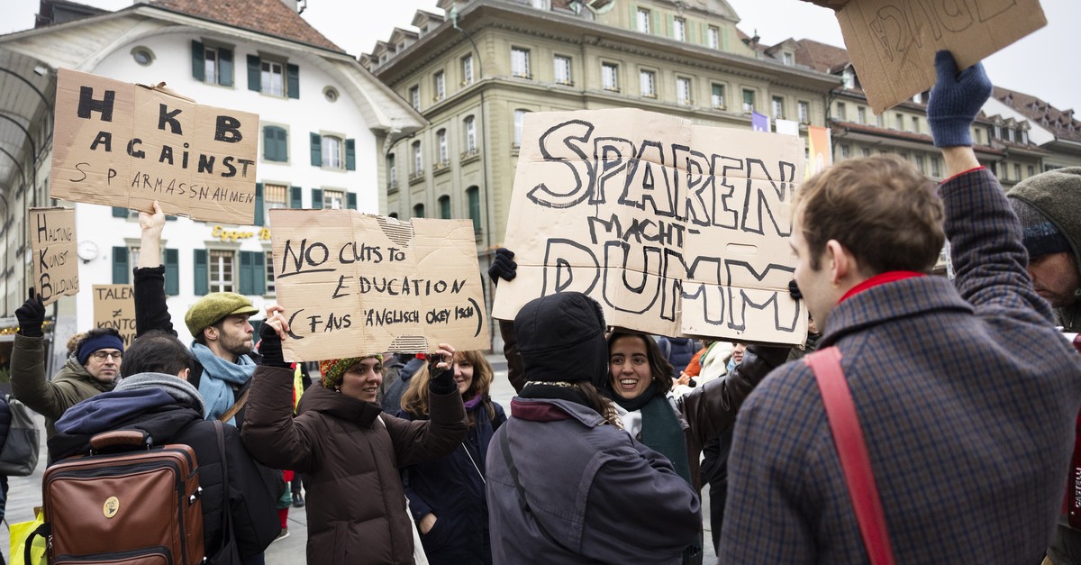 mehrere-hundert-personen-protestieren-in-bern-gegen-sparpolitik
