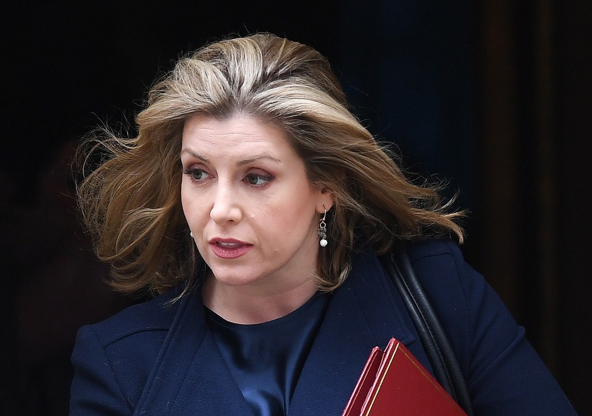 La secrétaire d'État britannique à la Défense, ministre des Femmes et de l'Égalité, Penny Mordaunt, quitte le 10 Downing Street après une réunion de cabinet à Londres, en Grande-Bretagne, le ...