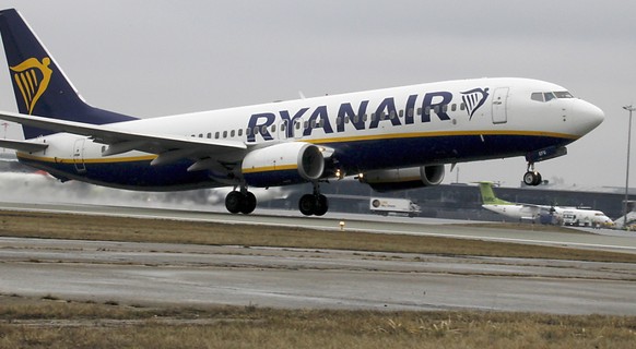 Das Flugverbot für die Boeing 737 Max hält Ryanair zurück: Weil die Auslieferung der Maschinen weiter auf sich warten lässt, rechnet Ryanair im kommenden Jahr mit dem geringsten Passagierwachstum seit ...