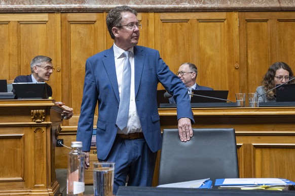 Bundesrat Albert Roesti erscheint im Nationalrat an der Sommersession der Eidgenoessischen Raete, am Dienstag, 9. Juni 2026, in Bern. (KEYSTONE/Peter Schneider)