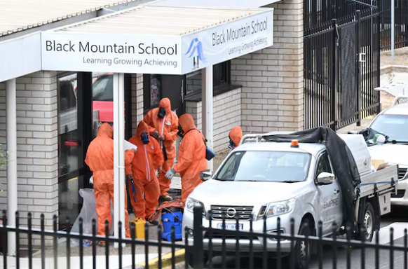 Die Behörden haben aus Sicherheitsgründen die Schulen geschlossen.