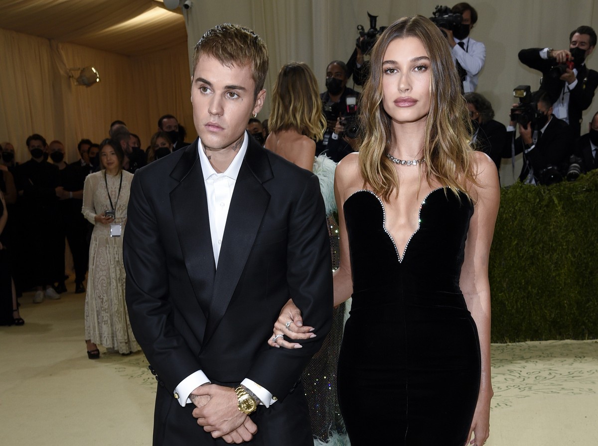 FILE - Justin Bieber, left, and Hailey Bieber attend The Metropolitan Museum of Art's Costume Institute benefit gala on Sept. 13, 2021, in New York. Justin Bieber and wife Hailey are expecting th ...