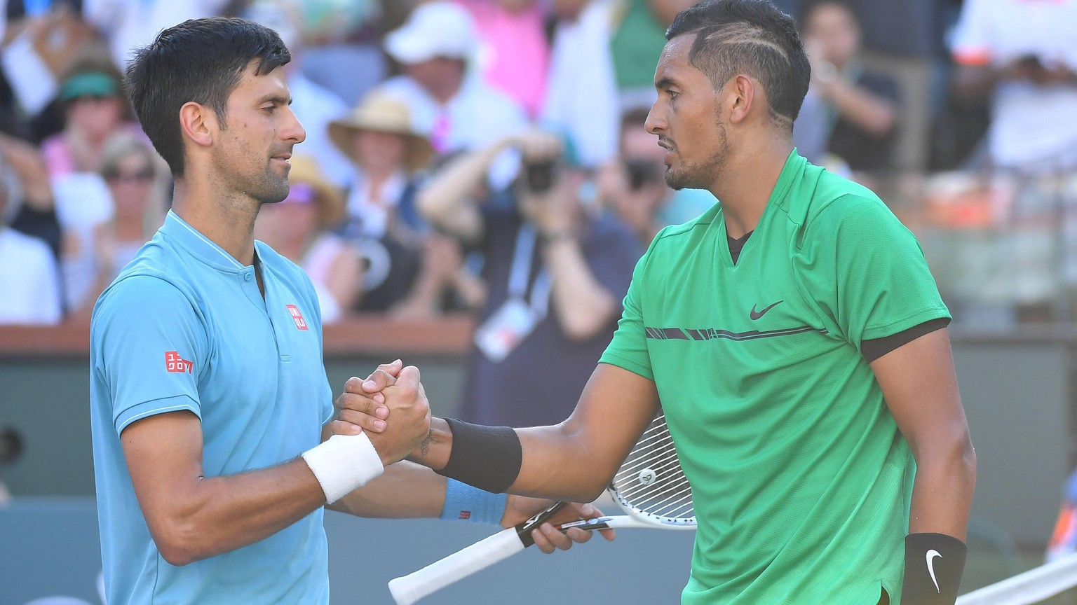 Handshake in Indian Wells, nachdem Kyrgios Djokovic 2017 im Achtelfinal schlug.