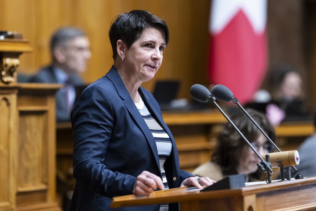Yvonne Buergin, Mitte-ZH, spricht zur Debatte um das Entlastungspaket 27, EP 27, an der Fruehjahrssession der Eidgenoessischen Raete, am Dienstag, 3. Maerz 2026 im Nationalrat in Bern. (KEYSTONE/Aless ...