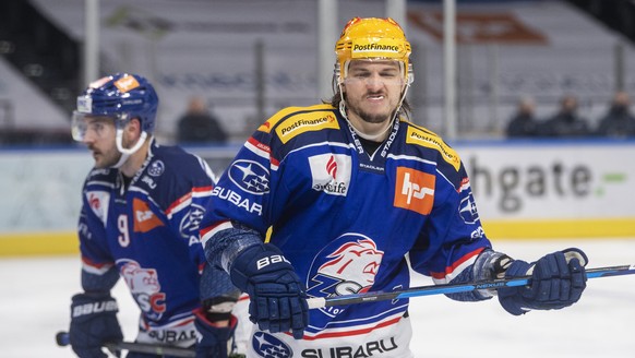 Zuerichs PostFinance Top Scorer Sven Andrighetto reagiert im dritten Eishockey Playoff-Halbfinalspiel der National League zwischen den ZSC Lions und dem Geneve-Servette HC am Donnerstag 29. April 2021 ...