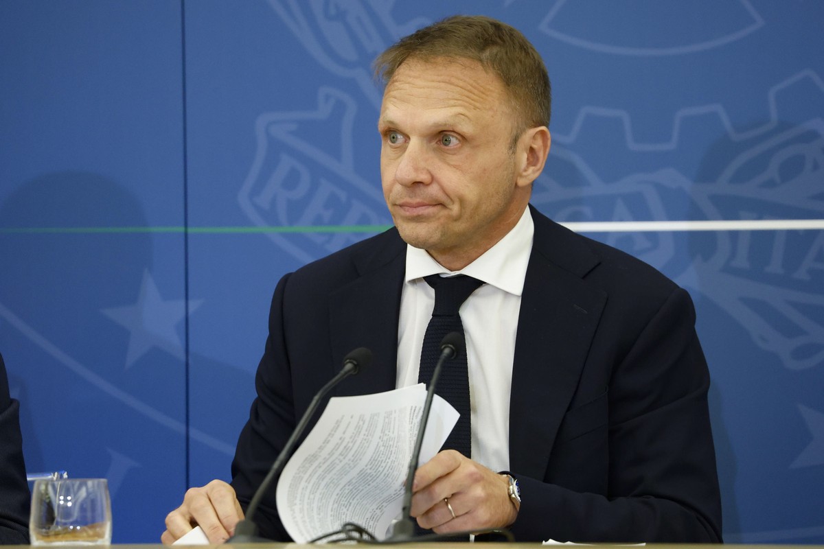 epa10547625 Italian Agriculture and Food Sovereignty Minister Francesco Lollobrigida loks on during a press conference in Rome, Italy, 28 March 2023. The Italian Council of Ministers has approved the  ...