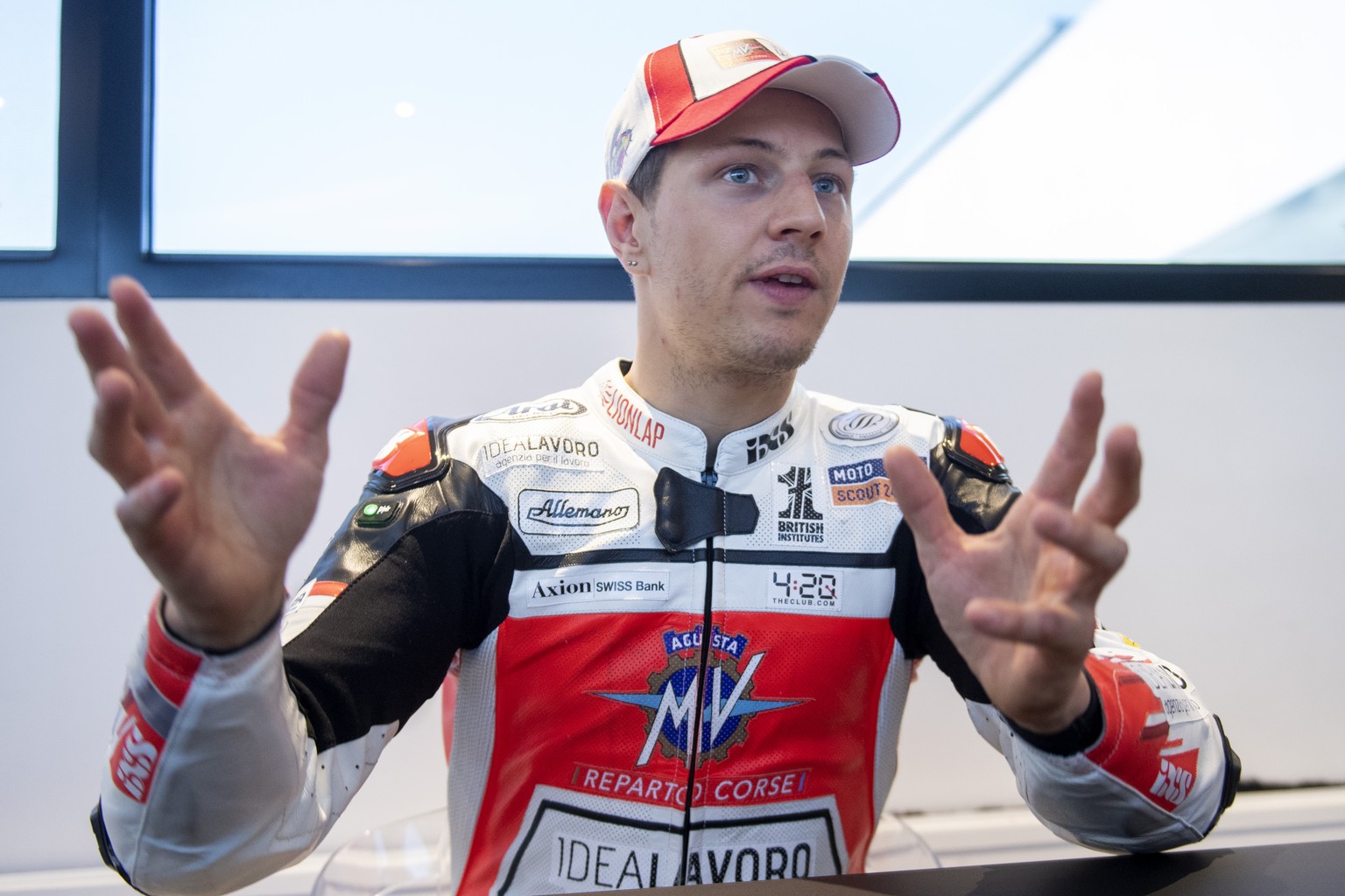 Der Schweizer Moto GP2 Motorradrennfahrer Dominique Aegerter, vom MV Agusta Forward Racing Team, anlaesslich der offiziellen Moto GP 2 Testtage, auf der Rennstrecke in Jerez, Spanien, am Mittwoch 20.  ...