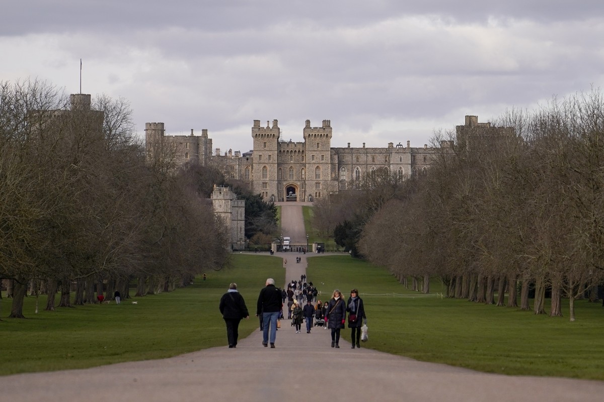 The Windor Castle from the Long Walk, in Windsor, near London, Friday, Feb. 11, 2022.(AP Photo/Alberto Pezzali)
