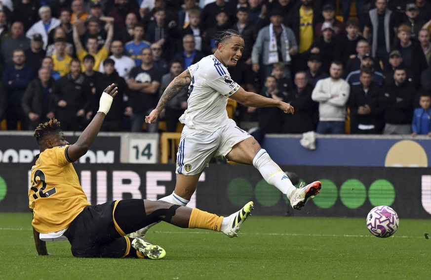 Leeds United&#039;s Noah Okafor (right) scores their side&#039;s third goal of the game during the English Premier League soccer match between Wolverhampton Wanderers and Leeds United at Molineux Stad ...