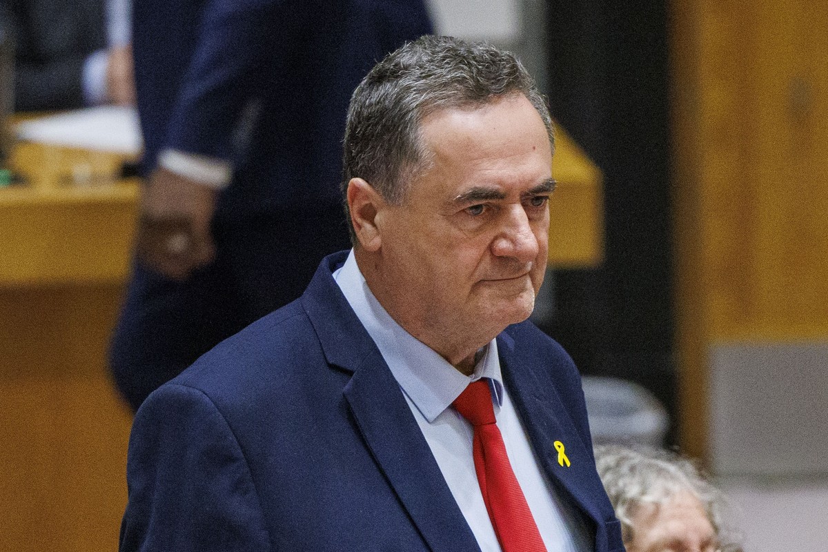 epa11215420 Israel's Minister of Foreign Affairs Israel Katz enters a Security Council meeting about the conflict in the Middle East, at the United Nations Headquarters in New York, New York, USA ...