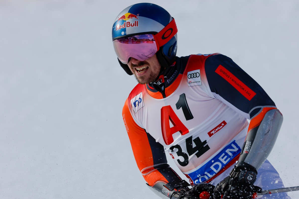 FILE - Netherland's Marcel Hirscher arrives at the finish area of an alpine ski, men's World Cup giant slalom, in Soelden, Austria, Sunday, Oct. 27, 2024. (AP Photo/Alessandro Trovati, File) ...