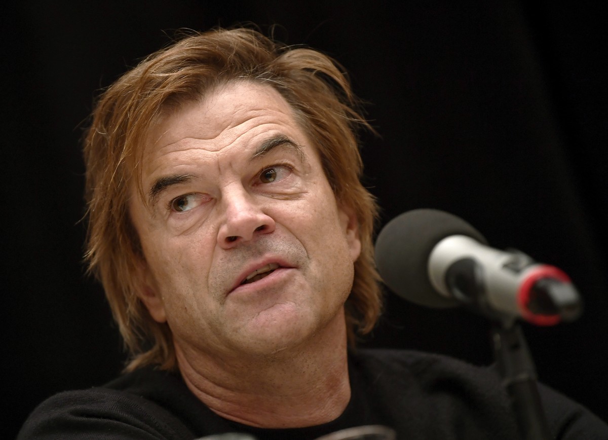 epa06994576 Campino of the German band 'Die toten Hosen' attends a press conference in Chemnitz, Germany, 03 September 2018. German music groups give a free concert to support the civil soci ...