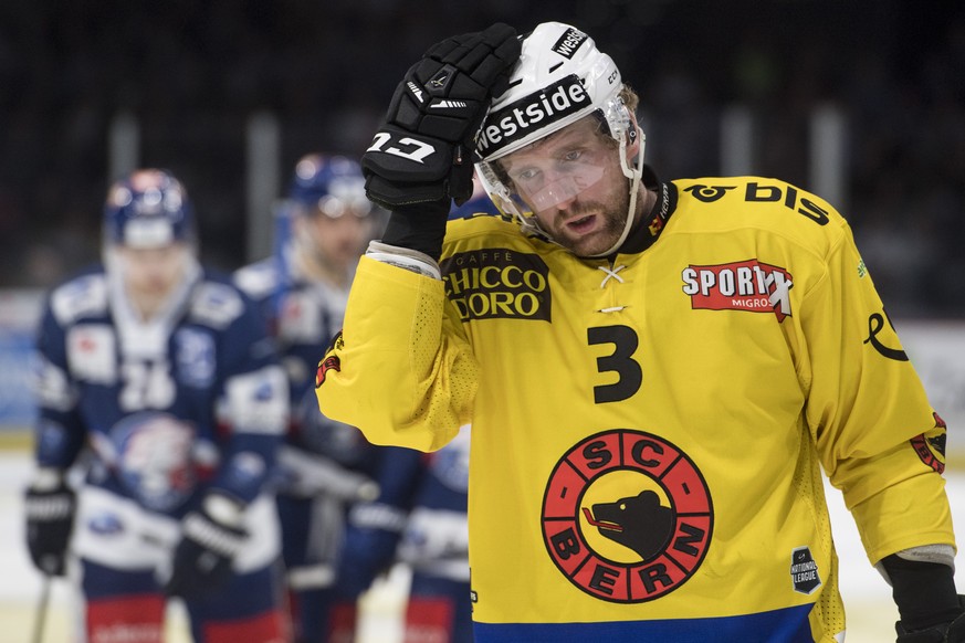 Berns Justin Krueger blickt enttaeuscht im vierte Eishockey Playoff-Halbfinalspiel der National League zwischen den ZSC Lions und dem SC Bern am Montag, 2. April 2018, im Zuercher Hallenstadion. (KEYS ...