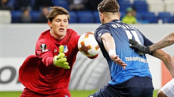 epa06374798 Razgrad's Wanderson (R) in action against Hoffenheim's goalkeeper Gregor Kobel (L) and Ermin Bicakcic (C) during the UEFA Europa League group stage soccer match between TSG 1899  ...