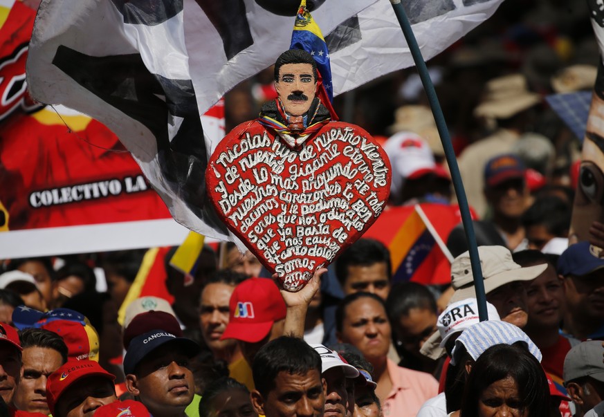Maduro erhält derzeit viel Zuspruch von seinen Unterstützern. Doch die Opposition will eine Untersuchung der Vorfälle.&nbsp; &nbsp;