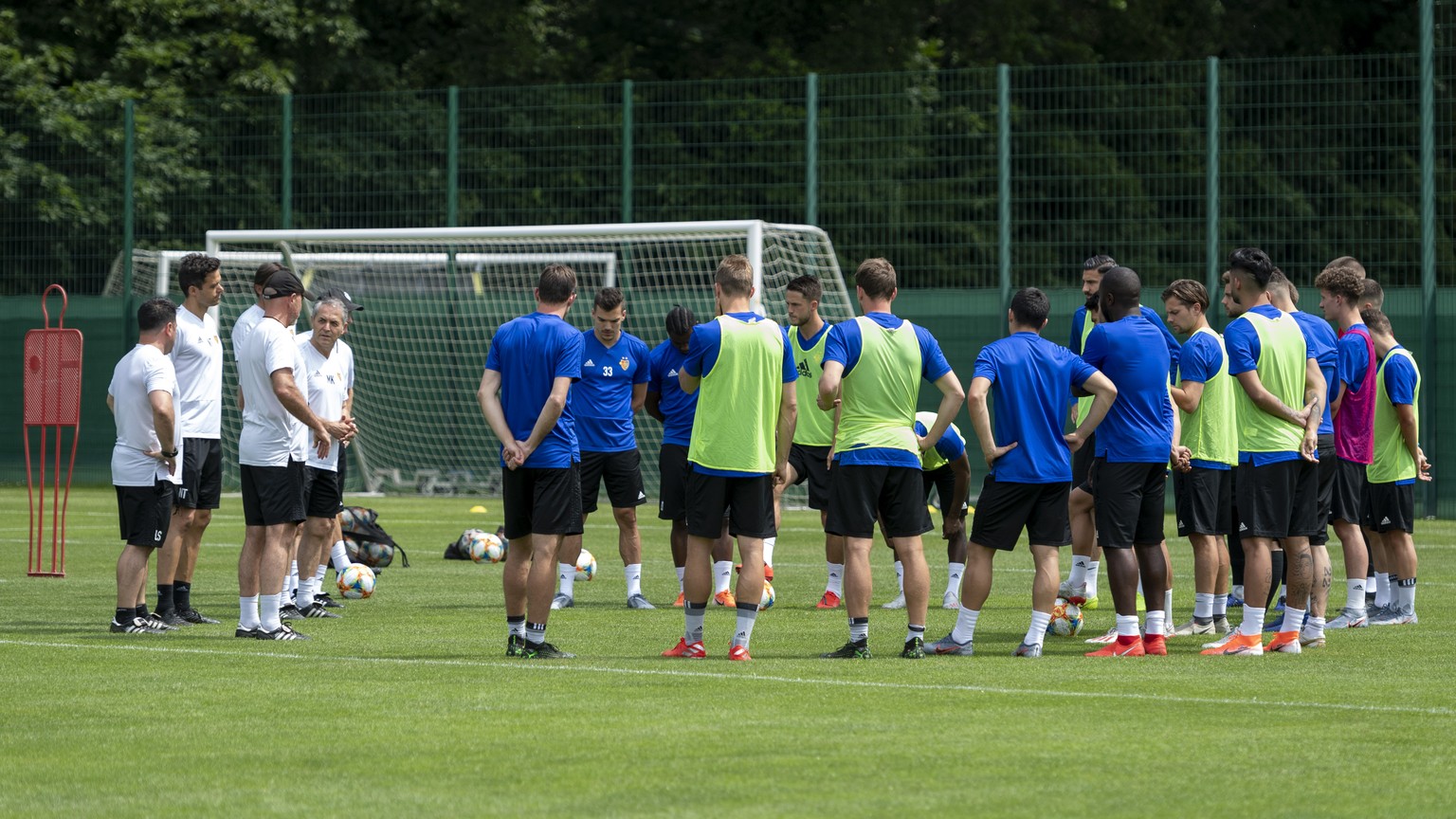 Die Mannschaft beim Trainingsstart des FC Basel 1893 in Basel, am Dienstag, 18. Juni 2019. (KEYSTONE/Georgios Kefalas)