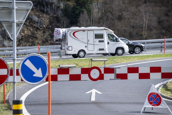 Die Autobahneinfahrt der A-2 von Wassen in Richtung sueden ist gesperrt, sowie auch die Einfahrt in Goeschenen vor dem Gotthard Tunnel Portal am Samstag, 23. Maerz 2024. Der Kanton Uri und die Urner K ...