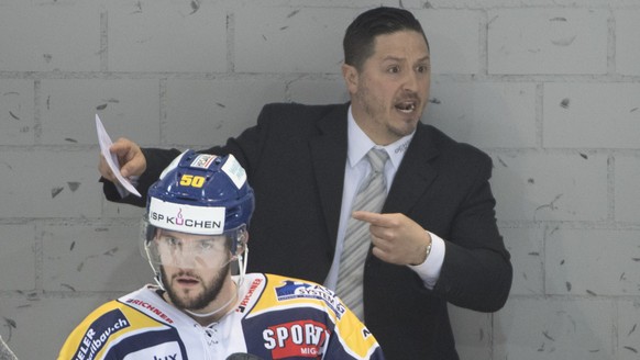 Langenthals Headcoach, Jason O&#039;Leary, im dritten Playoff-Finalspiel der National League B zwischen dem SC Langenthal und dem SC Rapperswil-Jona Lakers, am Sonntag, 26. Maerz 2017, in der Eishalle ...