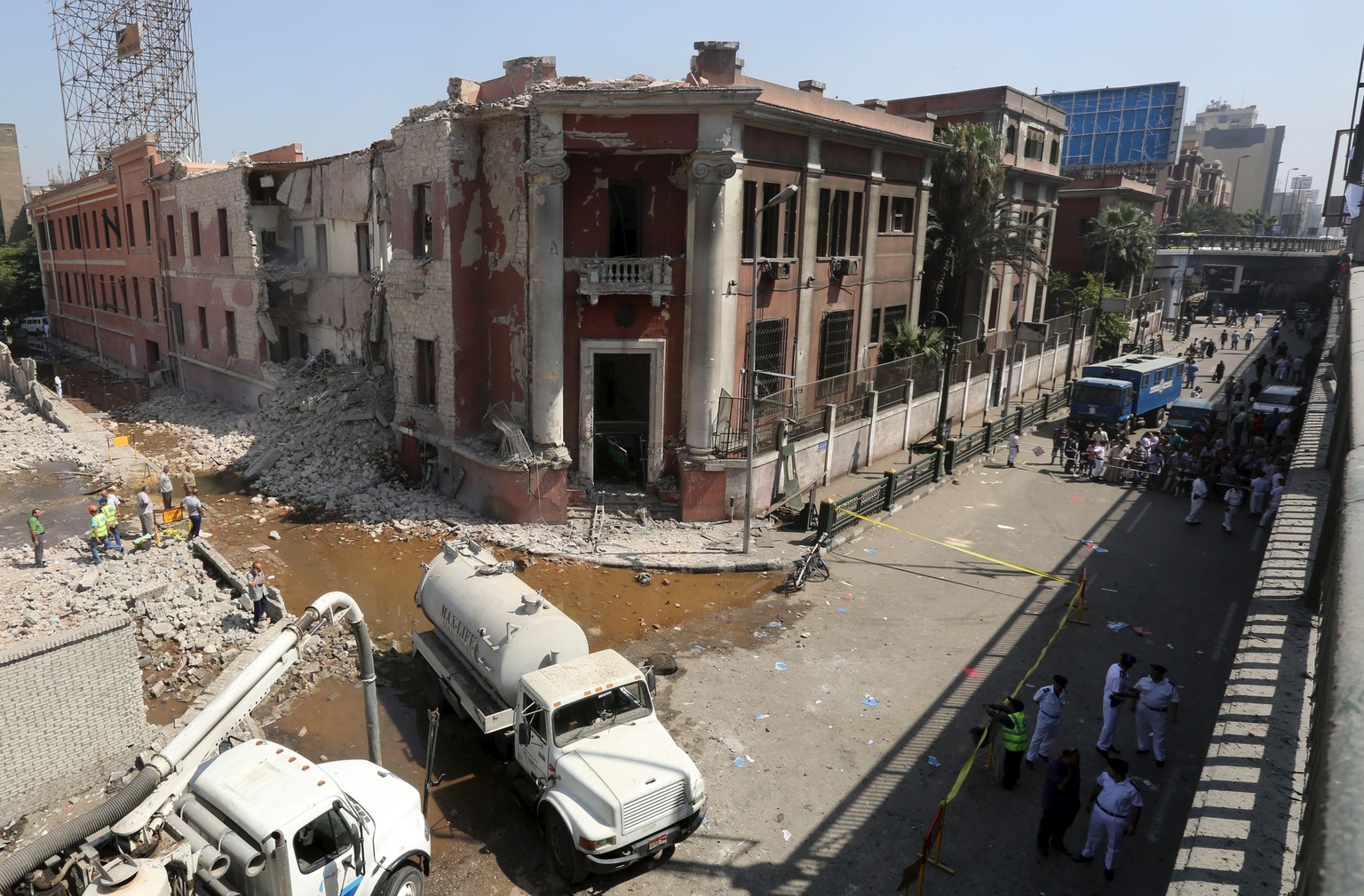 Das italienische Konsulat in Kairo ist völlig zerstört.