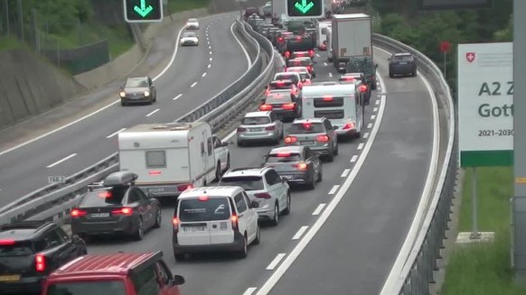 Stau Gotthard Pfingsten TCS