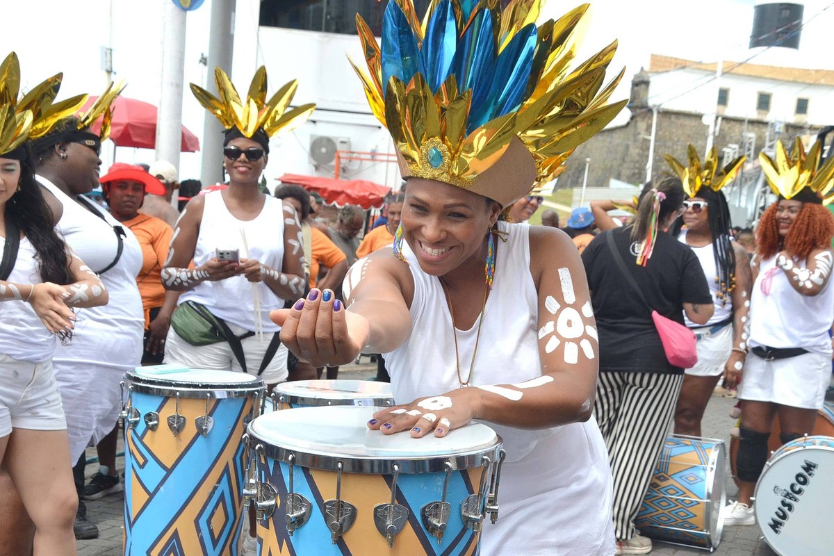 Arrastao da Quarta-Feira de Cinzas encerra Carnaval de Salvador 2026 Salvadors 2026 Carnival comes to a close with the traditional Arrastao parade on Ash Wednesday, February 18, along the Dodﾃ Circuit ...