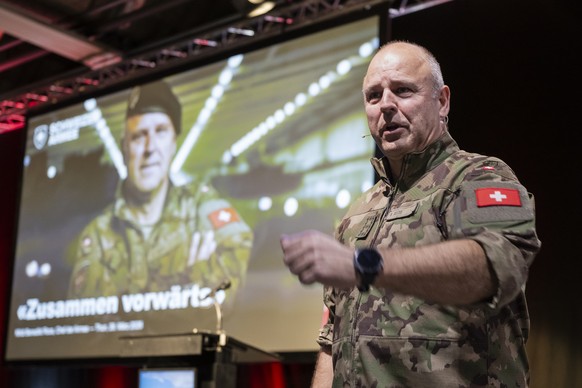 Korpskommandant Benedikt Roos, Chef der Armee, spricht an der Medienkonferenz 100 Tage Chef der Amee sowie Praesentation der Armeebotschaft 2026, am Donnerstag, 26. Maerz 2026 auf dem Waffenplatz Thun ...