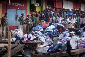 Der zerstörte Kleider-Stand auf dem Markt in Nairobi.&nbsp;