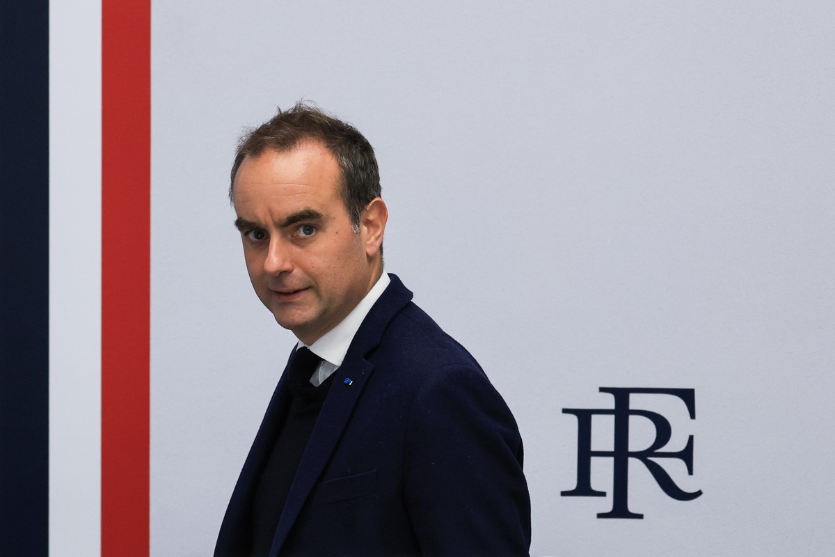 France's Prime Minister Sebastien Lecornu attends an Interministerial Crisis Meeting chaired by President Emmanuel Macron at the Elysee Presidential Palace, in Paris, on Sunday, Oct. 18, 2026 the ...