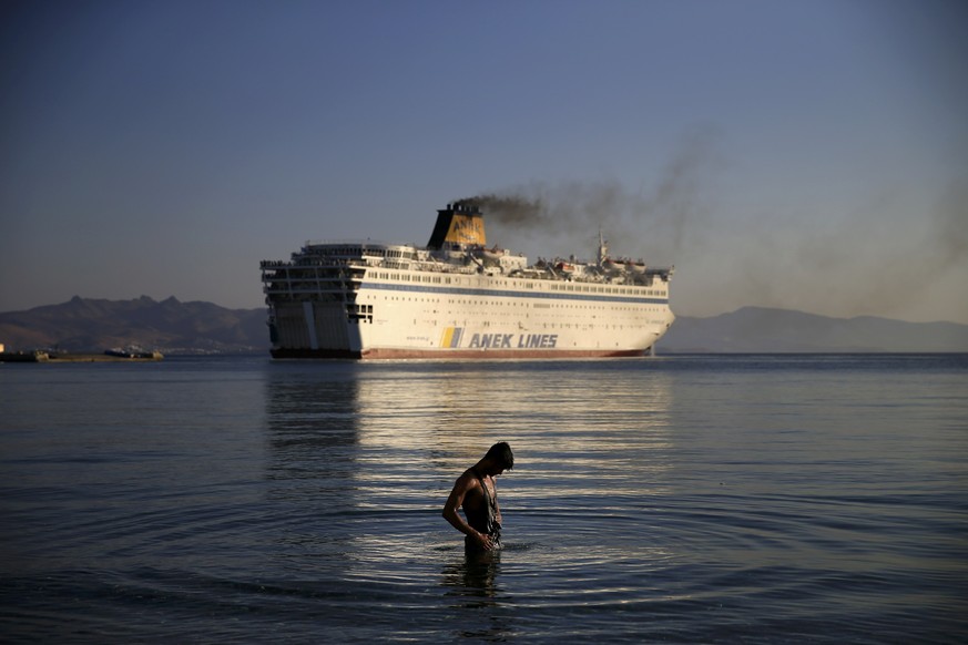 Die&nbsp;«Eleftherios Venizelos» beim Verlassen der Insel Kos: Das Schiff konnte nicht wie geplant Thessaloniki anlaufen.&nbsp;