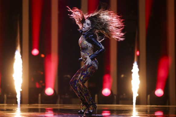 epa06728531 Eleni Foureira representing Cyprus with &#039;Fuego&#039; performs during rehearsals for the Grand Final of the 63rd annual Eurovision Song Contest (ESC) at the Altice Arena in Lisbon, Por ...