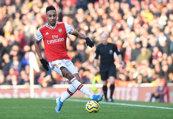 epa08093797 Arsenal&#039;s Pierre-Emerick Aubameyang in action during the English Premier League soccer match between Arsenal FC and Chelsea FC held at the Emirates stadium in London, Britain, 29 Dece ...