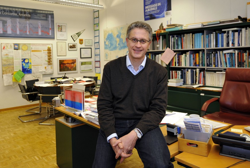 Thomas Stocker in seinem Büro in Bern, 2009.