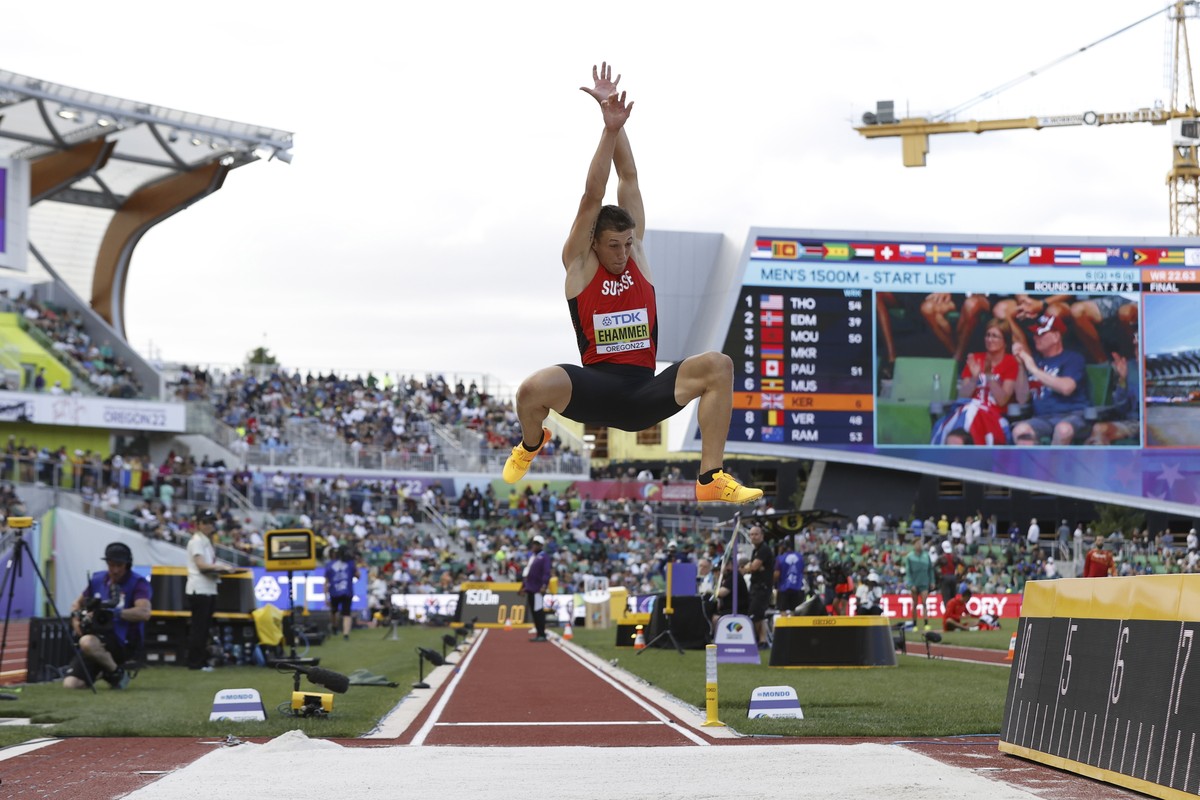 epa10075551 Simon Ehammer of Switzerland in action in the Long Jump Men's final, during the World Athletics Championships Oregon22, at Hayward Field, in Eugene, Oregon, USA, 16 July 2022. EPA/Rob ...
