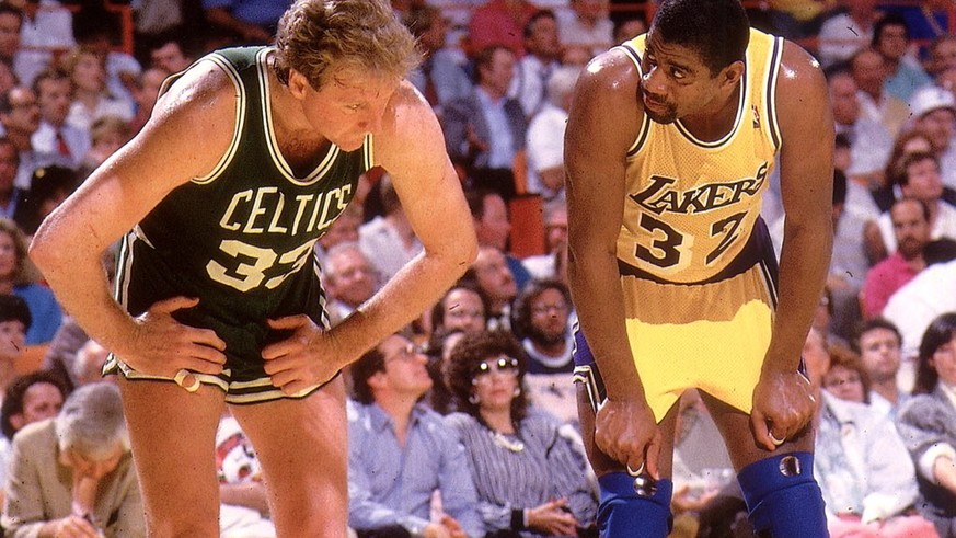 NBA: Wie die Rivalität zwischen Larry Bird und Magic Johnson begann - watso...