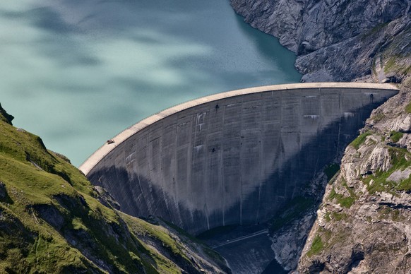 ZUR EIDGENOESSISCHEN ABSTIMMUNG VOM 21. MAI 2017 UEBER DAS ENERGIEGESETZ STELLEN WIR IHNEN ZUM THEMA WASSERKRAFT FOLGENDES BILDMATERIAL ZUR VERFUEGUNG – Aerial view of the project Linthal 2015 constru ...