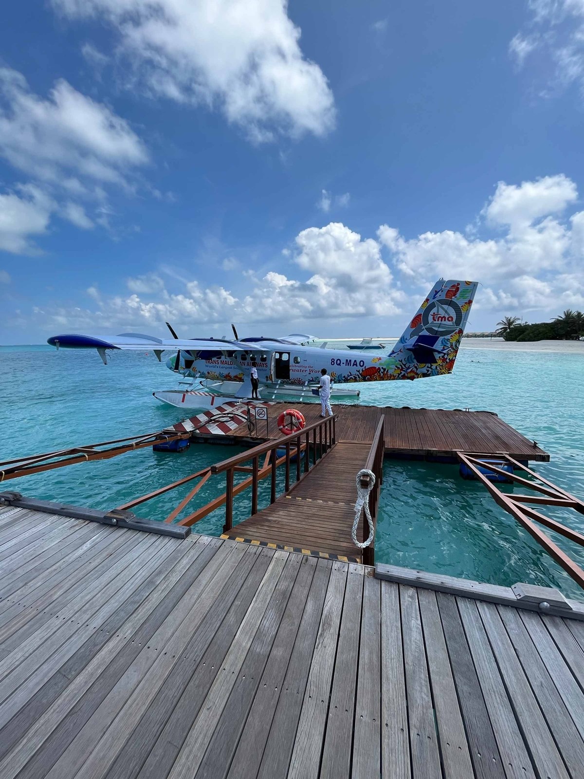 Einmaliges Erlebnis: Ein Transfer im Wasserflugzeug.
