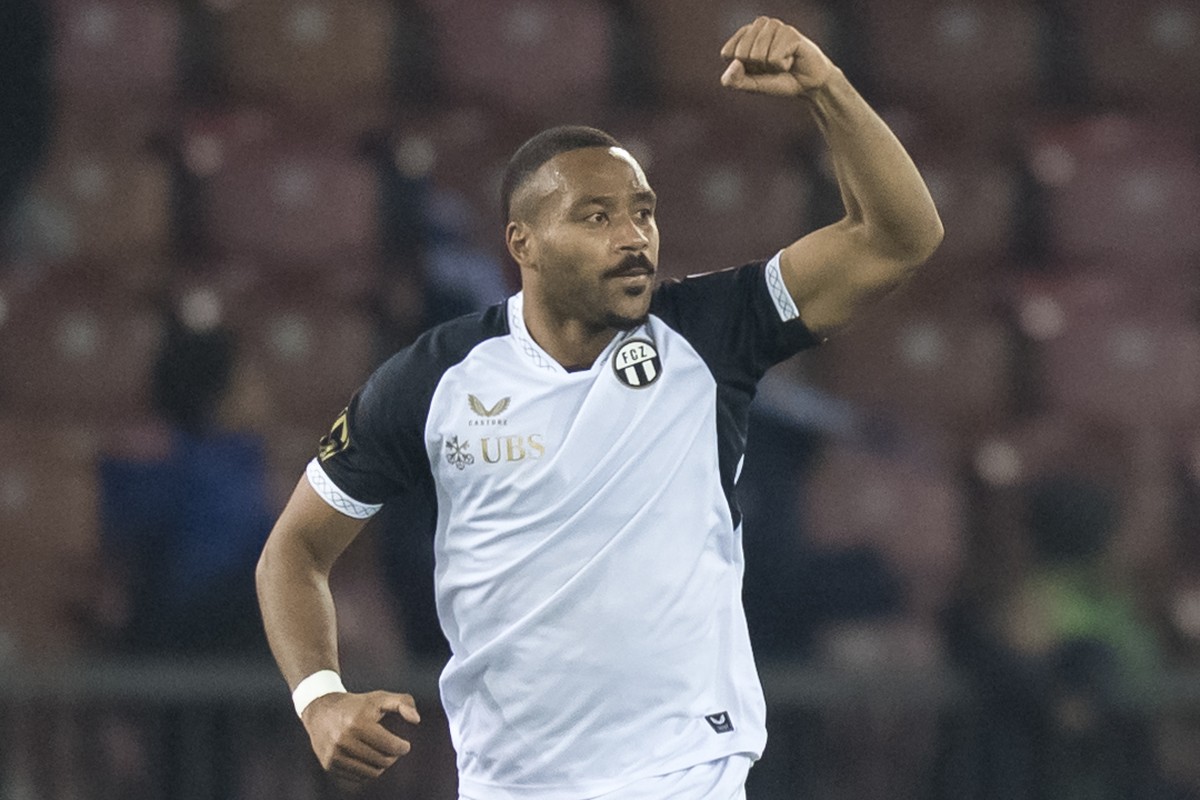 Der Torschuetze Matthias Phaeton (FCZ) jubelt nach dem Tor zum 2:2 im Fussball Meisterschaftsspiel der Swiss Super League zwischen dem FC Zuerich und dem FC Luzern, am Samstag, 8. November 2025 im Sta ...